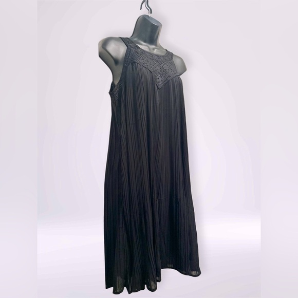 NWT Zesica Women’s Pleated A Line Halter Chiffon Mini Dress Color Black Size M - Picture 6 of 6